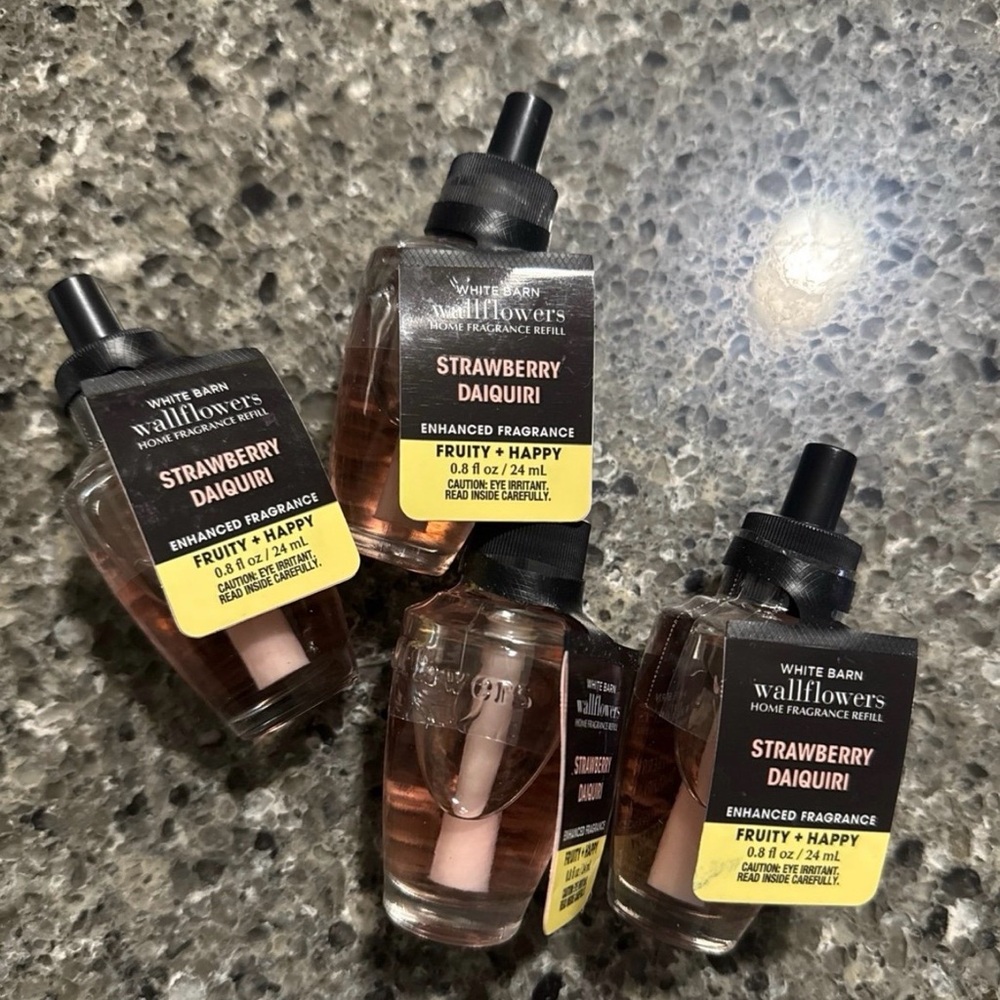 4 x White Barn Enhanced Fragrance Strawberry Daiquiri Fragrance Refills $Firm$
